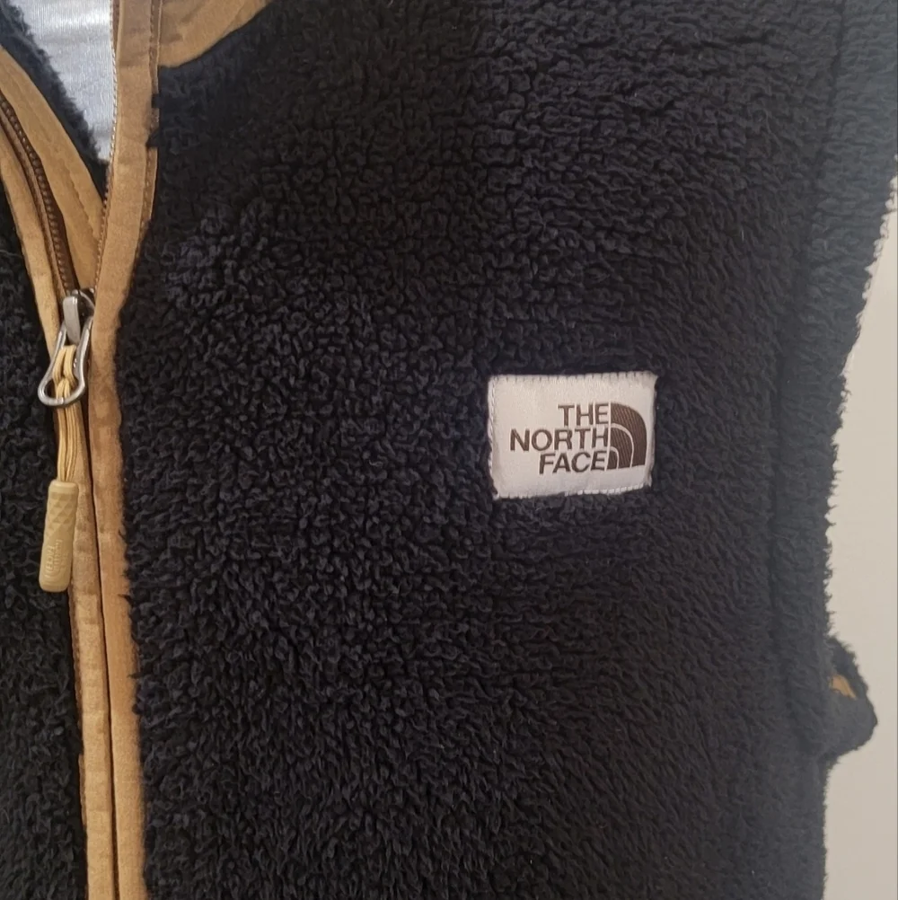 MEN'S THE NORTH FACE BLACK FLEECE VEST WITH TAN TRIM (sz Small)